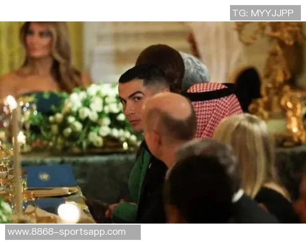 特朗普与C罗踢球的AI视频引发热议他既聪明又酷的形象令人惊叹